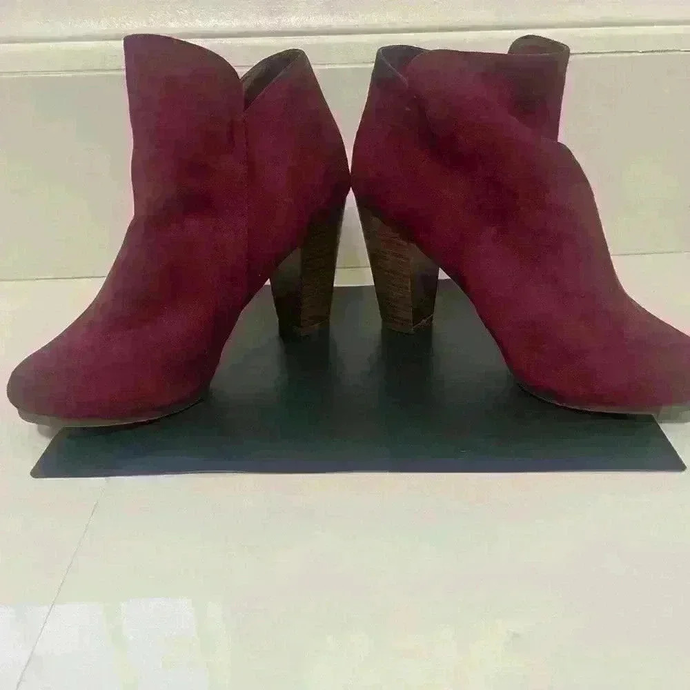 Breckelles Suede Booties Color Wine - Picture 8 of 11